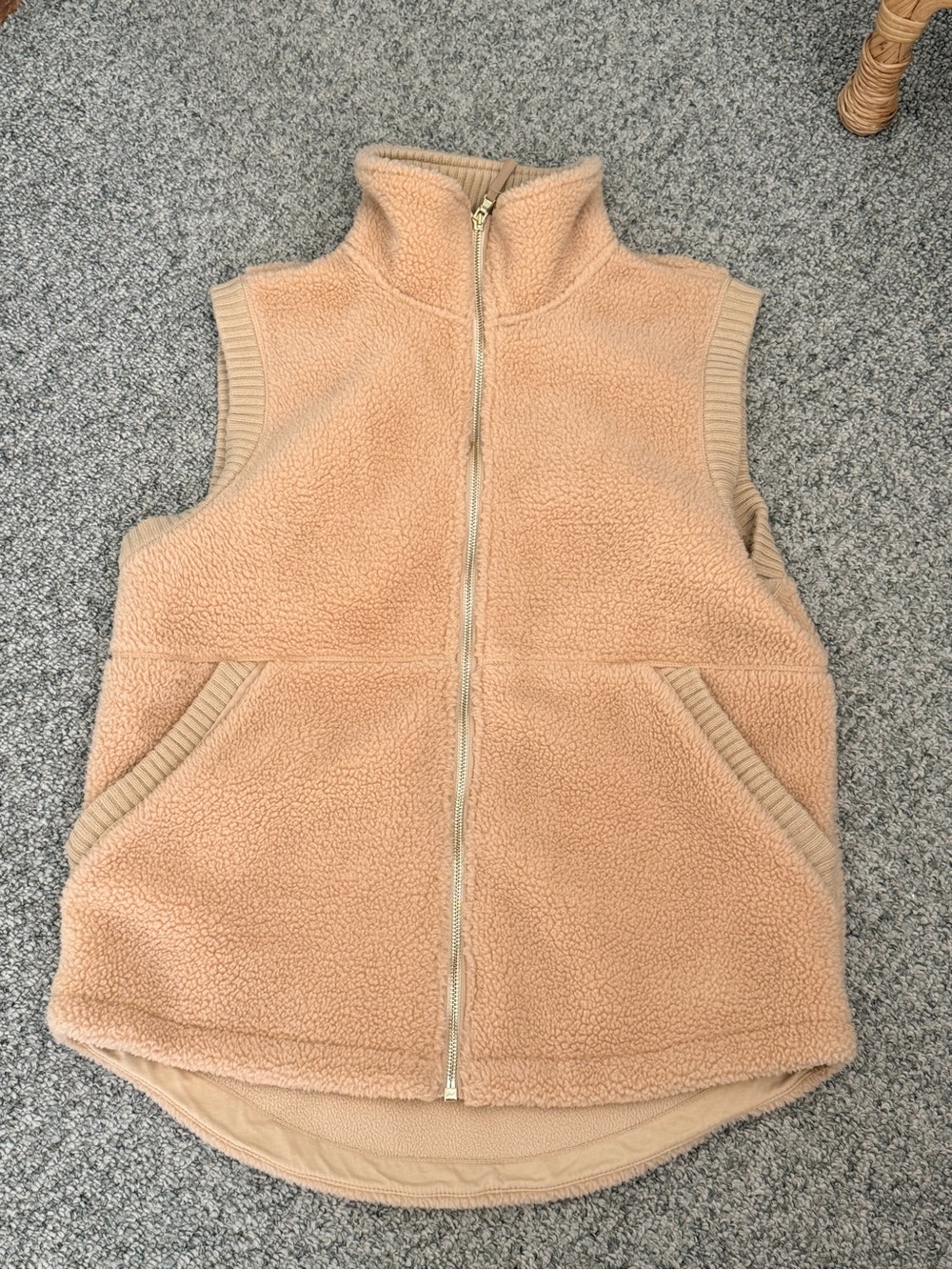 Vineyard Vines Sherpa Zip Vest small